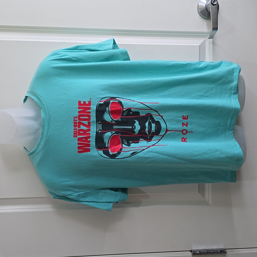 Call of Duty Roze T-shirt Size Medium